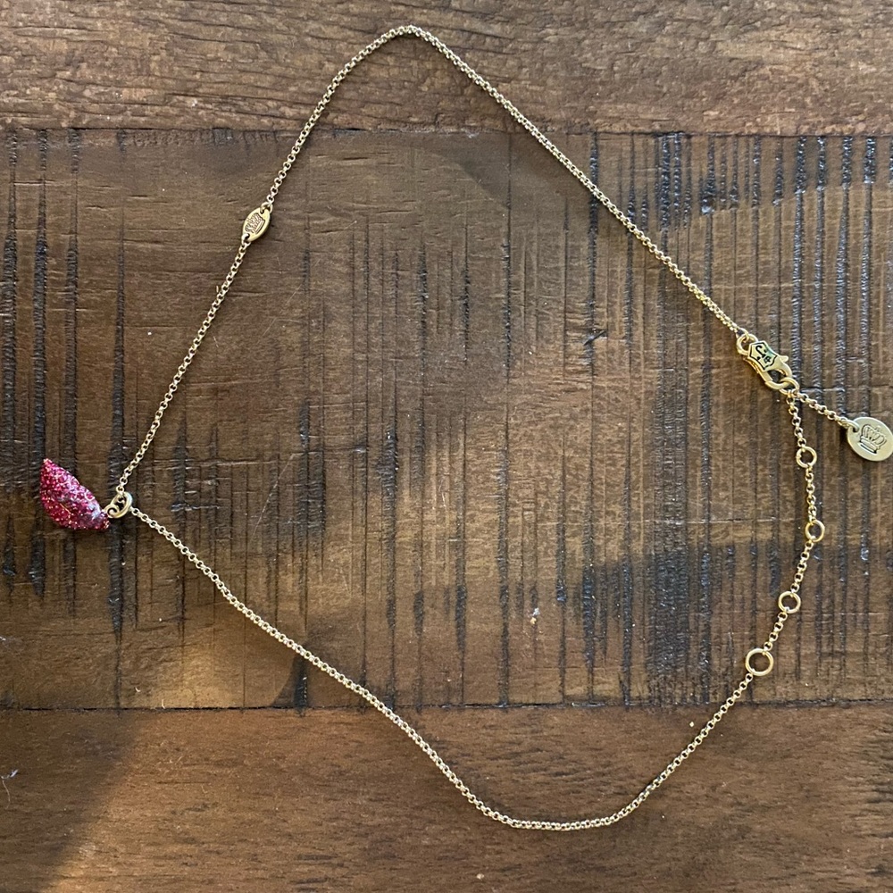 Juicy Couture lips necklace